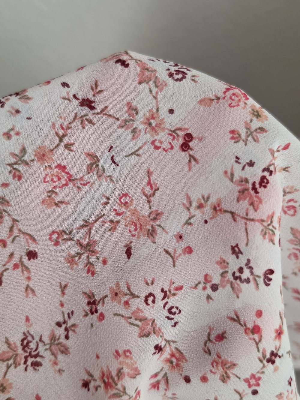 GAP Floral Ruffle Blouse - Picture 3 of 10